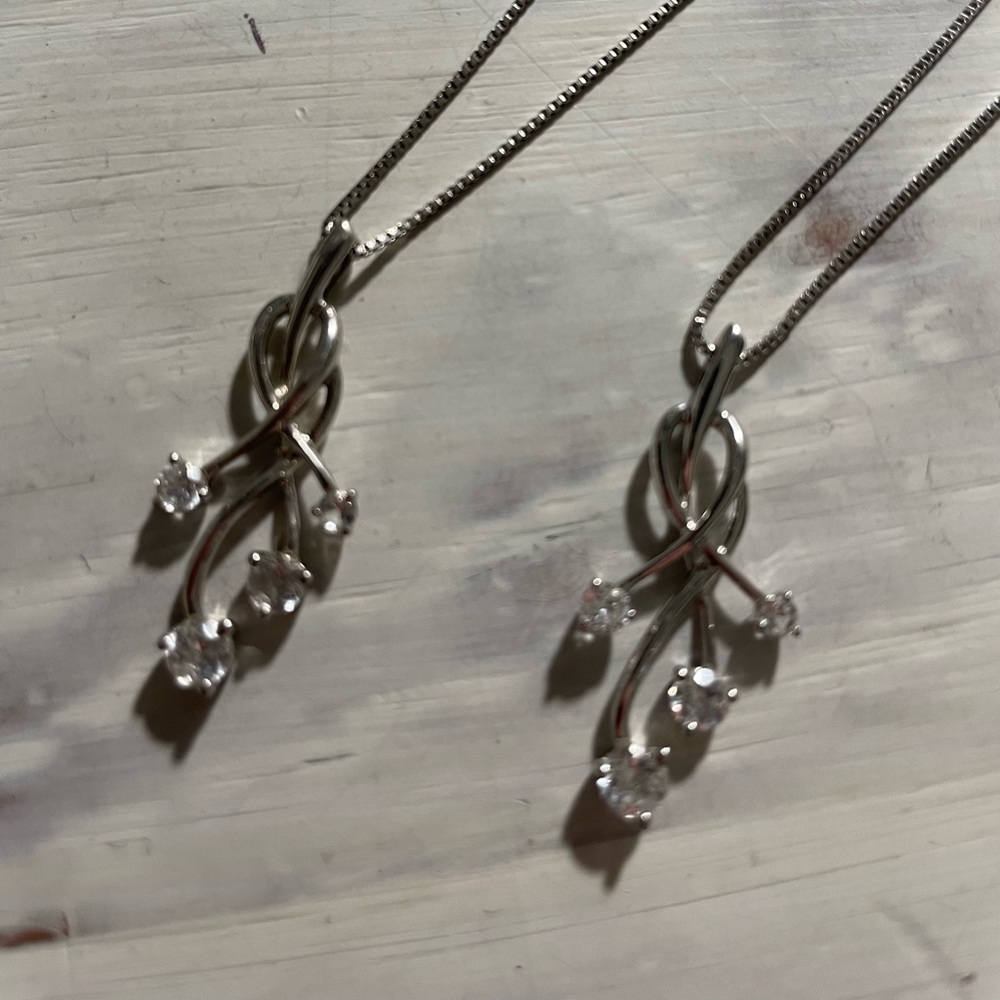 Mother daughter necklaces